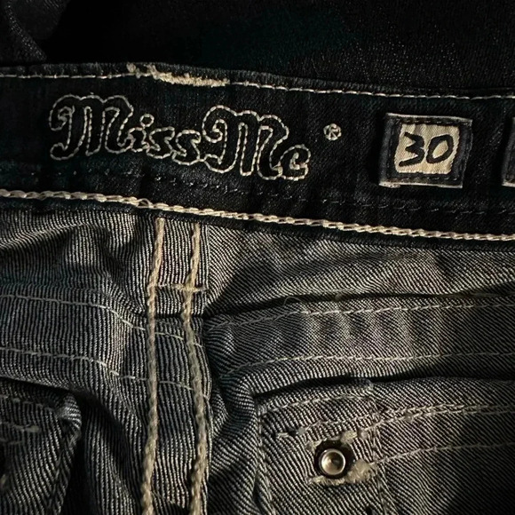 Miss Me signature cuffed Capri size 30 - Picture 6 of 9